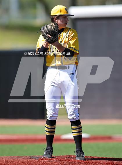 Thumbnail 1 in Metamora vs. Hendersonville photogallery.