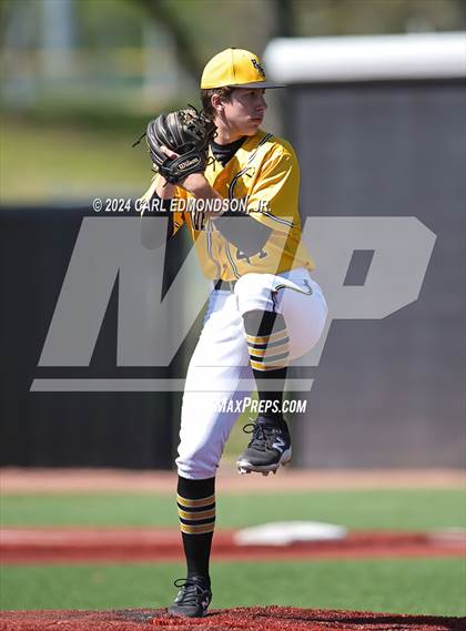 Thumbnail 1 in Metamora vs. Hendersonville photogallery.