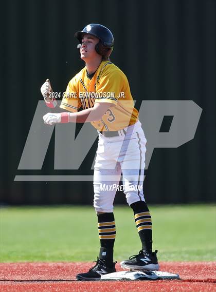 Thumbnail 2 in Metamora vs. Hendersonville photogallery.