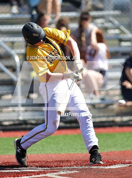 Thumbnail 1 in Metamora vs. Hendersonville photogallery.