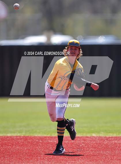 Thumbnail 2 in Metamora vs. Hendersonville photogallery.