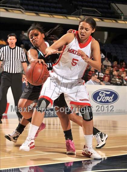 Thumbnail 3 in Santiago vs. Mater Dei (CIF SS D1AA Semifinal) photogallery.