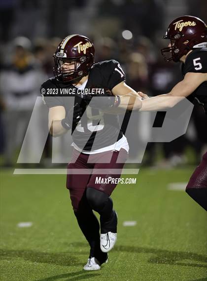 Thumbnail 3 in Vista Ridge @ Dripping Springs (UIL 6A Football Bi-District Playoff) photogallery.