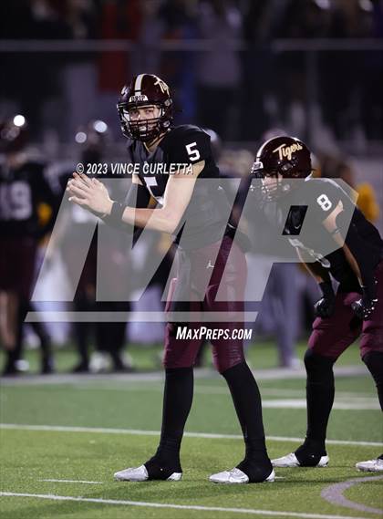 Thumbnail 1 in Vista Ridge @ Dripping Springs (UIL 6A Football Bi-District Playoff) photogallery.