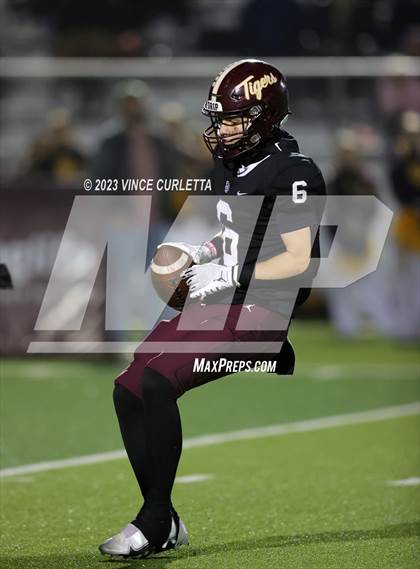 Thumbnail 1 in Vista Ridge @ Dripping Springs (UIL 6A Football Bi-District Playoff) photogallery.