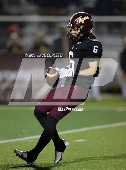 Thumbnail 2 in Vista Ridge @ Dripping Springs (UIL 6A Football Bi-District Playoff) photogallery.