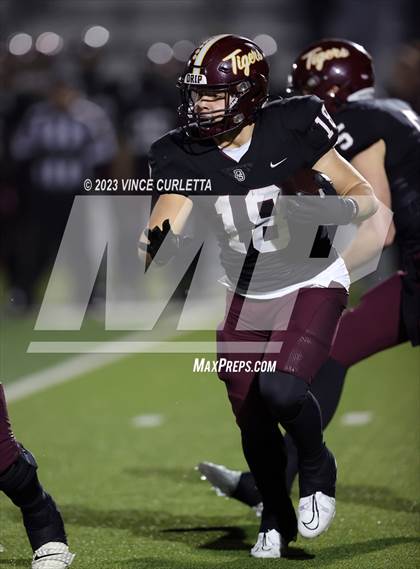 Thumbnail 1 in Vista Ridge @ Dripping Springs (UIL 6A Football Bi-District Playoff) photogallery.