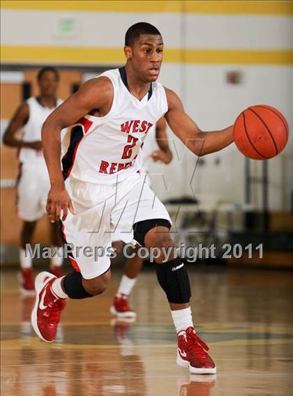 Thumbnail 1 in Karns vs. West (Knoxville Catholic Pilot Tournament) photogallery.