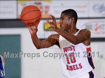 Thumbnail 3 in Karns vs. West (Knoxville Catholic Pilot Tournament) photogallery.
