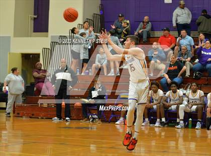 Thumbnail 1 in Bonnabel @ Thibodaux photogallery.