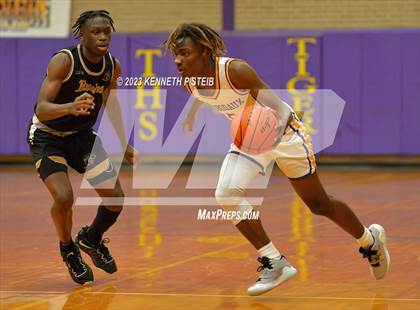 Thumbnail 3 in Bonnabel @ Thibodaux photogallery.