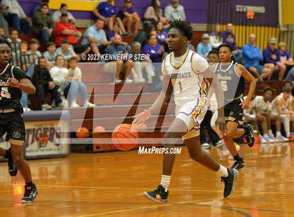 Thumbnail 2 in Bonnabel @ Thibodaux photogallery.