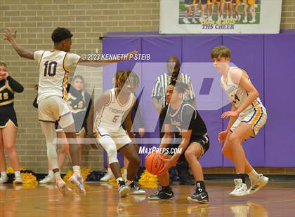 Thumbnail 2 in Bonnabel @ Thibodaux photogallery.