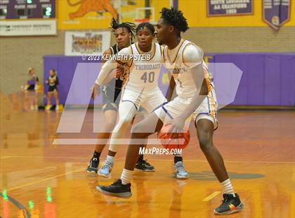 Thumbnail 2 in Bonnabel @ Thibodaux photogallery.