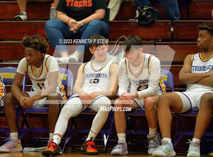 Thumbnail 3 in Bonnabel @ Thibodaux photogallery.