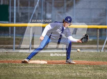 Thumbnail 3 in Armada @ Marysville photogallery.