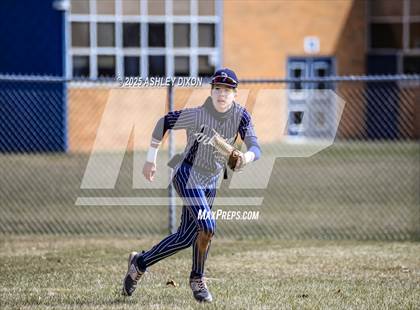 Thumbnail 2 in Armada @ Marysville photogallery.