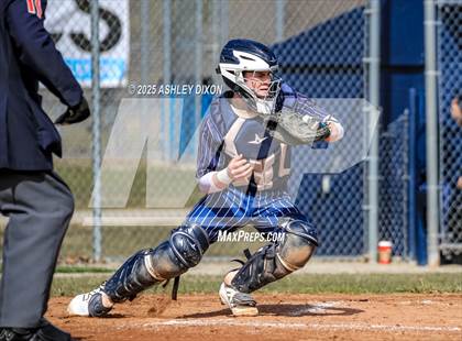 Thumbnail 2 in Armada @ Marysville photogallery.