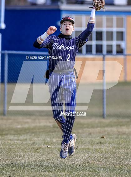 Thumbnail 3 in Armada @ Marysville photogallery.