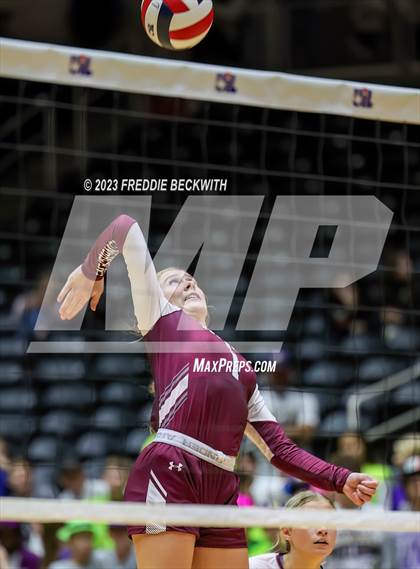 Thumbnail 3 in Harrold vs. Bronte (UIL 1A Volleyball Semi-Final) photogallery.
