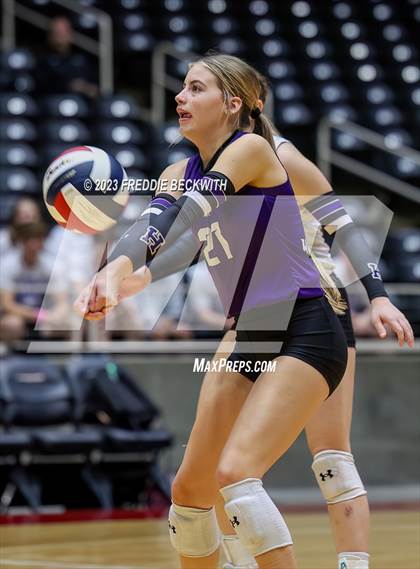 Thumbnail 1 in Harrold vs. Bronte (UIL 1A Volleyball Semi-Final) photogallery.
