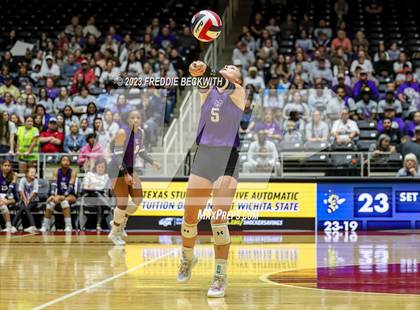 Thumbnail 1 in Harrold vs. Bronte (UIL 1A Volleyball Semi-Final) photogallery.