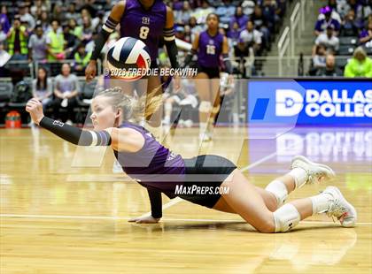 Thumbnail 2 in Harrold vs. Bronte (UIL 1A Volleyball Semi-Final) photogallery.