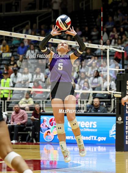Thumbnail 1 in Harrold vs. Bronte (UIL 1A Volleyball Semi-Final) photogallery.