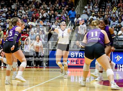 Thumbnail 2 in Harrold vs. Bronte (UIL 1A Volleyball Semi-Final) photogallery.