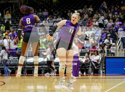 Thumbnail 3 in Harrold vs. Bronte (UIL 1A Volleyball Semi-Final) photogallery.