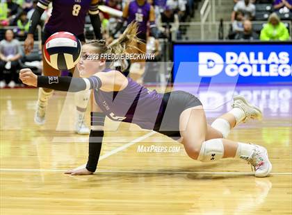 Thumbnail 3 in Harrold vs. Bronte (UIL 1A Volleyball Semi-Final) photogallery.