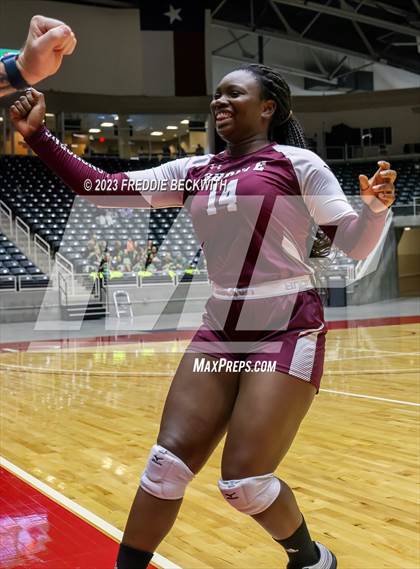 Thumbnail 3 in Harrold vs. Bronte (UIL 1A Volleyball Semi-Final) photogallery.