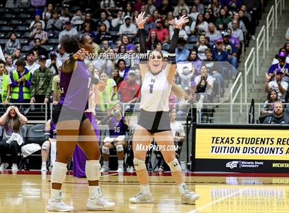 Thumbnail 2 in Harrold vs. Bronte (UIL 1A Volleyball Semi-Final) photogallery.