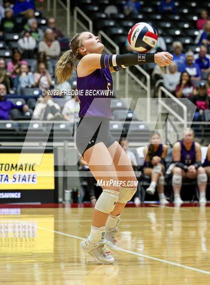 Thumbnail 1 in Harrold vs. Bronte (UIL 1A Volleyball Semi-Final) photogallery.