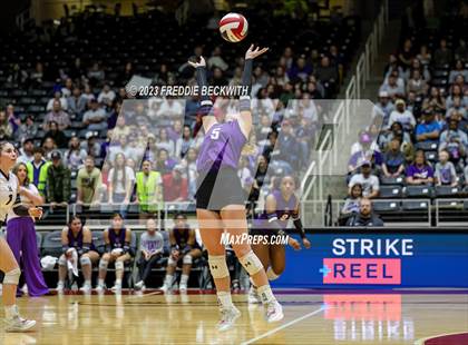 Thumbnail 3 in Harrold vs. Bronte (UIL 1A Volleyball Semi-Final) photogallery.