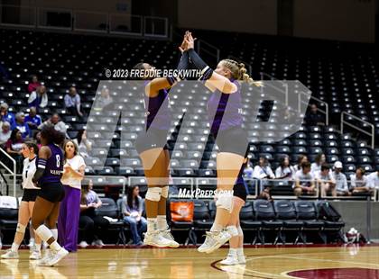 Thumbnail 2 in Harrold vs. Bronte (UIL 1A Volleyball Semi-Final) photogallery.