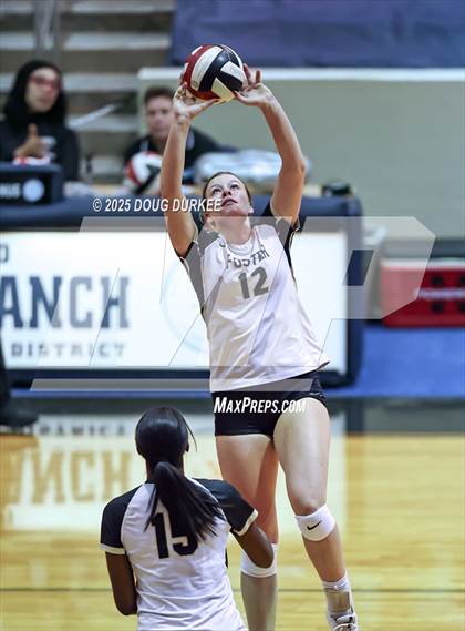 Thumbnail 1 in Foster vs. Stratford (UIL Volleyball 6A D2 Area) photogallery.