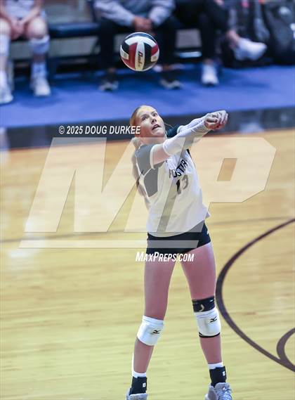 Thumbnail 3 in Foster vs. Stratford (UIL Volleyball 6A D2 Area) photogallery.