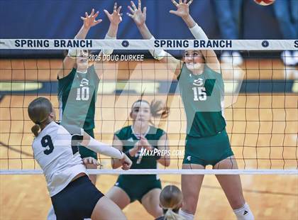 Thumbnail 2 in Foster vs. Stratford (UIL 6A D2 Girls Volleyball  Area) photogallery.