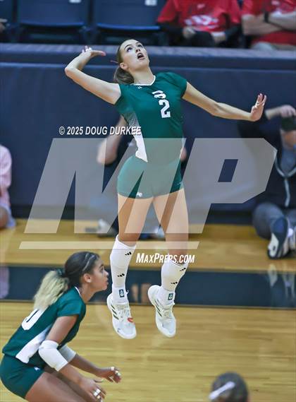 Thumbnail 1 in Foster vs. Stratford (UIL Volleyball 6A D2 Area) photogallery.
