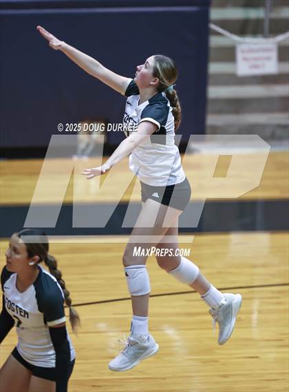 Thumbnail 1 in Foster vs. Stratford (UIL 6A D2 Girls Volleyball  Area) photogallery.