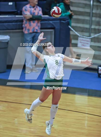 Thumbnail 2 in Foster vs. Stratford (UIL 6A D2 Girls Volleyball  Area) photogallery.