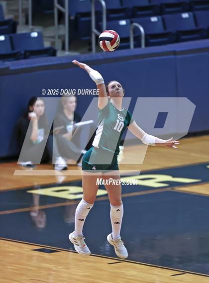 Thumbnail 1 in Foster vs. Stratford (UIL 6A D2 Girls Volleyball  Area) photogallery.