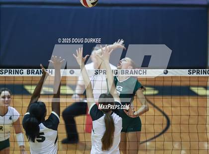Thumbnail 2 in Foster vs. Stratford (UIL 6A D2 Girls Volleyball  Area) photogallery.