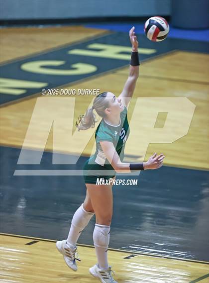 Thumbnail 2 in Foster vs. Stratford (UIL 6A D2 Girls Volleyball  Area) photogallery.