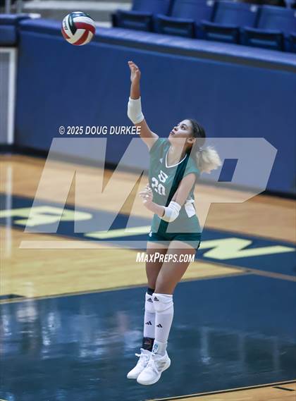 Thumbnail 2 in Foster vs. Stratford (UIL Volleyball 6A D2 Area) photogallery.