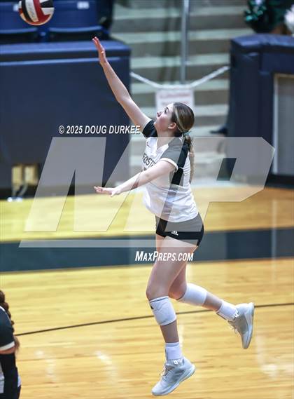 Thumbnail 2 in Foster vs. Stratford (UIL 6A D2 Girls Volleyball  Area) photogallery.
