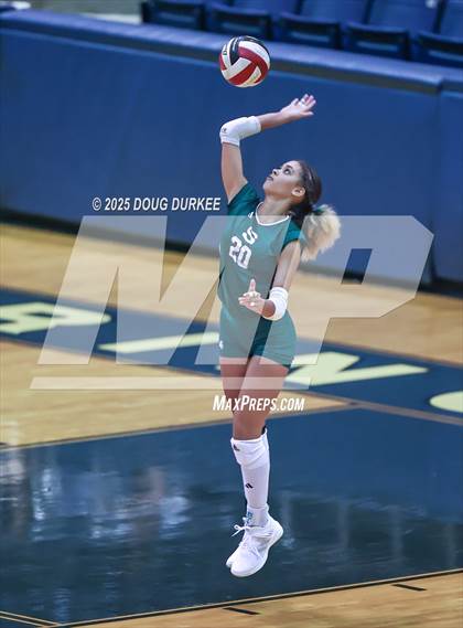 Thumbnail 1 in Foster vs. Stratford (UIL 6A D2 Girls Volleyball  Area) photogallery.