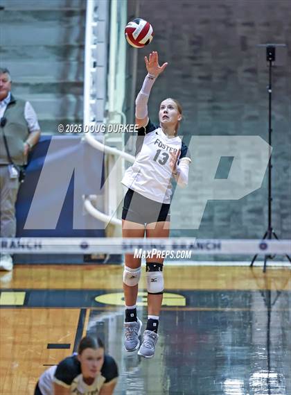 Thumbnail 2 in Foster vs. Stratford (UIL 6A D2 Girls Volleyball  Area) photogallery.