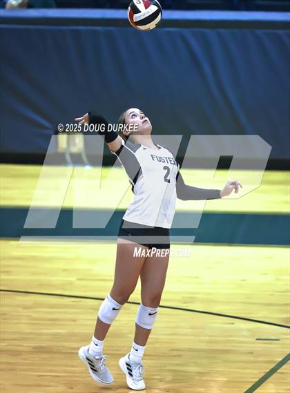 Thumbnail 3 in Foster vs. Stratford (UIL Volleyball 6A D2 Area) photogallery.